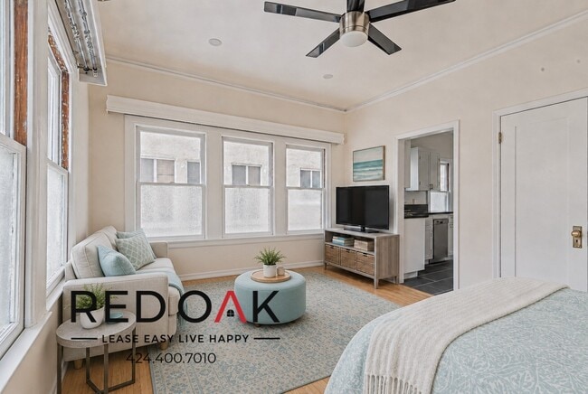 property at 852 N Oxford Ave