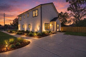 7989 Sunbury St, Unit A in Houston, TX - Foto de edificio - Building Photo