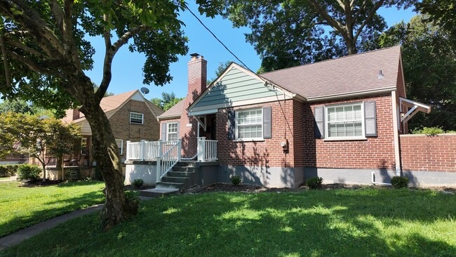 property at 1577 Pasadena Ave