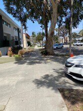 405 N Broadway in Redondo Beach, CA - Building Photo - Building Photo