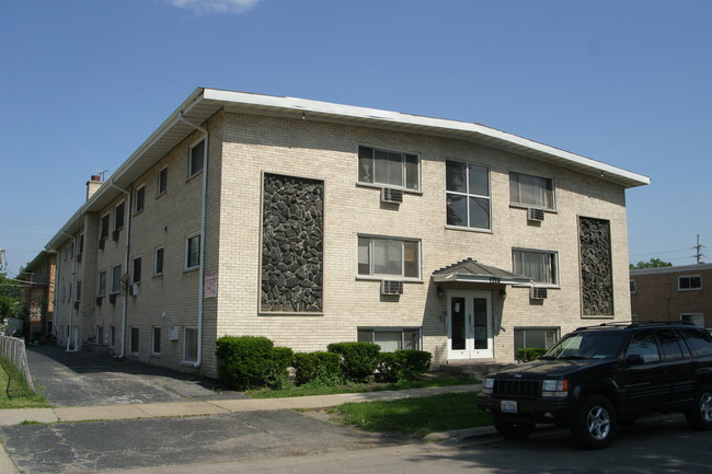 1213 N 34th Ave in Melrose Park, IL - Foto de edificio - Building Photo