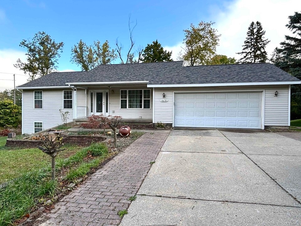 4438 Morningside Dr SE in Kentwood, MI - Building Photo