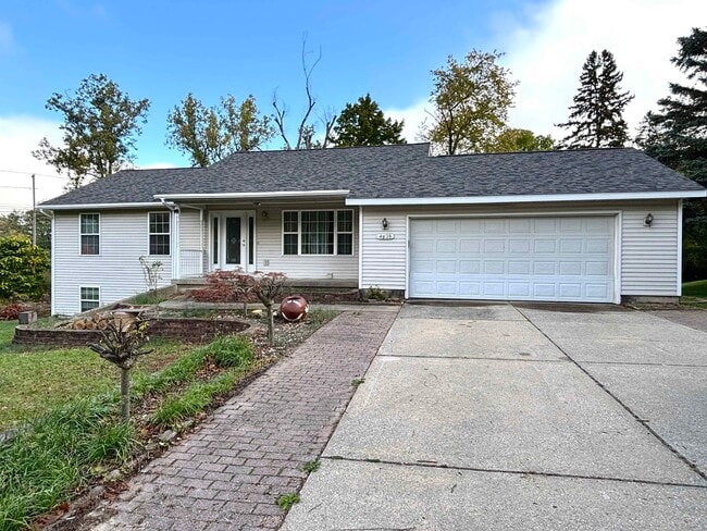 4438 Morningside Dr SE