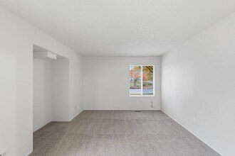 13210 SW Haystack Dr in Beaverton, OR - Building Photo - Building Photo