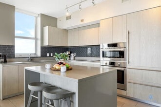 4010 S Ocean Dr in Hollywood, FL - Building Photo - Building Photo