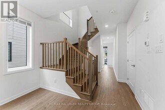 423 Silicon Wy in Ottawa, ON - Building Photo - Building Photo