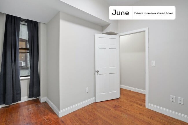 Room in Shared 4 bed/1 bath home in New York, NY - Building Photo - Building Photo