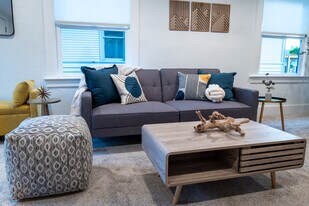 1519 32nd Ave, Unit Madrona Main in Seattle, WA - Building Photo