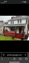 5073 Greenhurst Dr in Maple Heights, OH - Building Photo