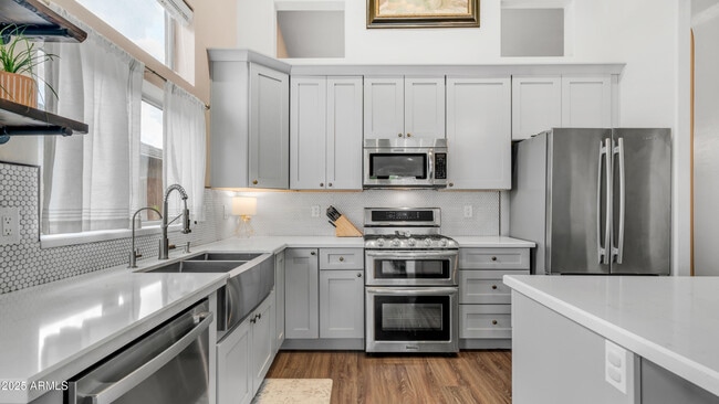 property at 3521 N Barron