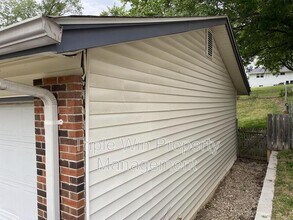 2733 Tiara Dr in Arnold, MO - Building Photo - Building Photo