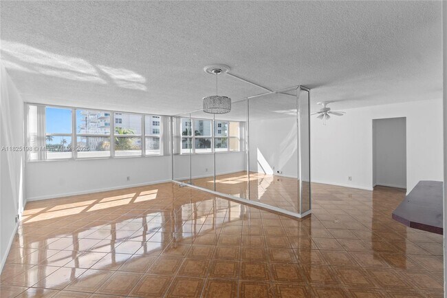 1410 S Ocean Dr, Unit 208 in Hollywood, FL - Building Photo - Building Photo