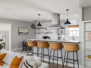 5507 Porsche Ln in Austin, TX - Foto de edificio - Building Photo