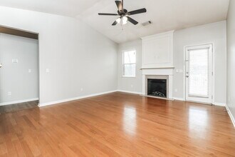 124 Quail Bend Loop in Dallas, GA - Foto de edificio - Building Photo