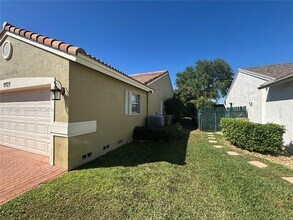 9721 SW 15th Dr in Plantation, FL - Building Photo - Building Photo