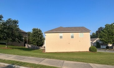 3715 Seaton Dr in Suwanee, GA - Building Photo - Building Photo