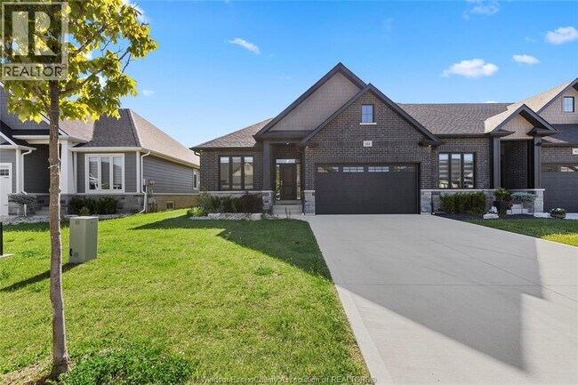 411 Caserta Crois. in Lakeshore, ON - Building Photo - Building Photo