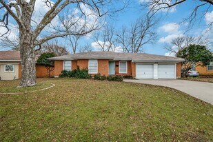 1413 Linden Dr in Denton, TX - Building Photo