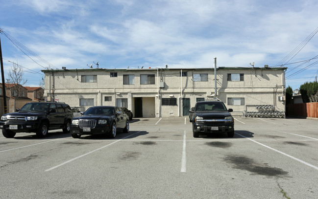 6616 Walker Ave in Bell, CA - Foto de edificio - Building Photo