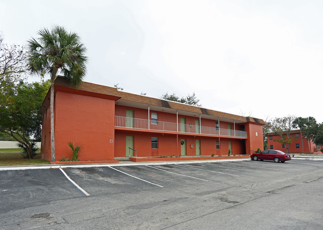 Lake Wales Garden in Lake Wales, FL - Foto de edificio - Building Photo