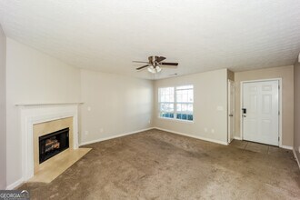 9510 Lakeview Rd in Union City, GA - Building Photo - Building Photo