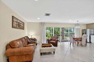 324 Orange Tree Dr in Atlantis, FL - Building Photo - Building Photo