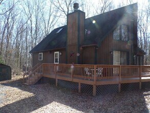 64 Hugo Dr in Albrightsville, PA - Foto de edificio - Building Photo