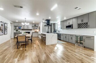 2808 Sharpview Ln in Dallas, TX - Building Photo - Building Photo