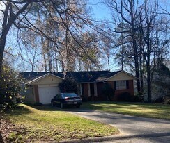 629 Forest Lake Dr N in Macon, GA - Building Photo