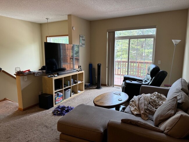 6022 Upper 35th St N in Oakdale, MN - Building Photo - Building Photo