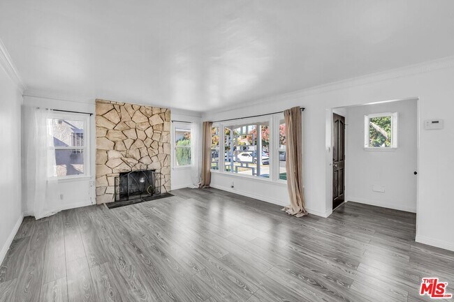 5766 Bowesfield St in Los Angeles, CA - Building Photo - Building Photo