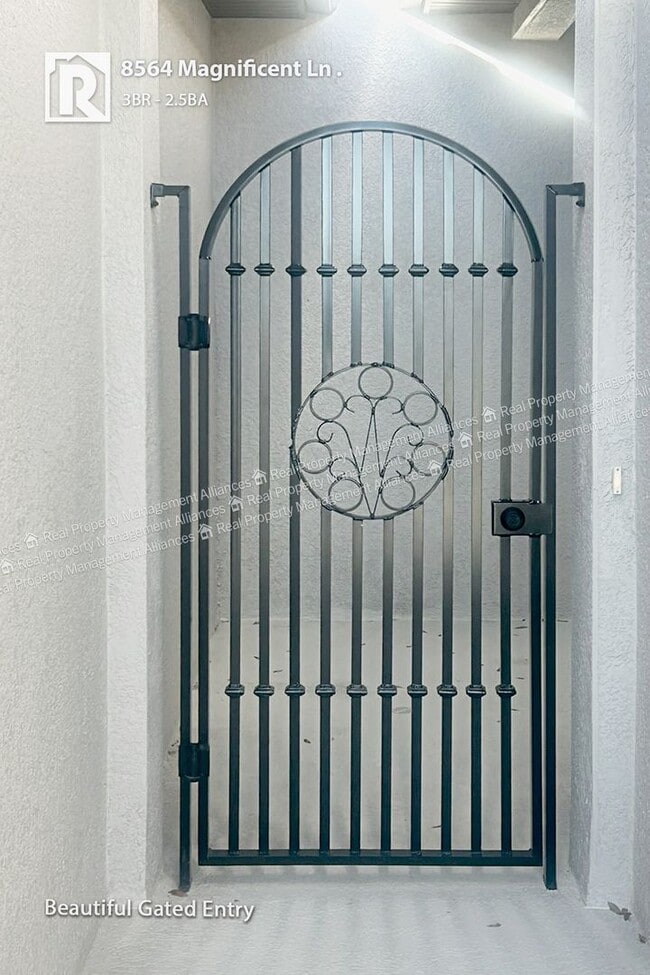 8564 Magnificent Ln in Groveland, FL - Building Photo - Building Photo