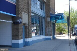 3 N Christopher Columbus Blvd in Philadelphia, PA - Building Photo