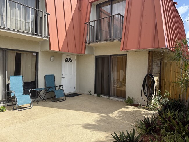 3221 Meridian Way S in Palm Beach Gardens, FL - Building Photo - Building Photo