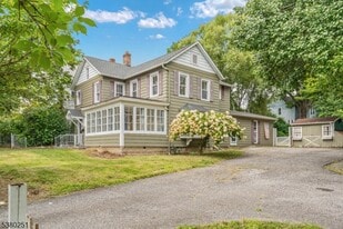29 Walnut St in Sussex, NJ - Building Photo