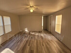 4674 Mayflower St in Middleburg, FL - Building Photo - Building Photo