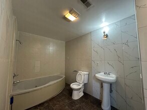 721 Wharton St, Unit 3 in Philadelphia, PA - Building Photo - Building Photo