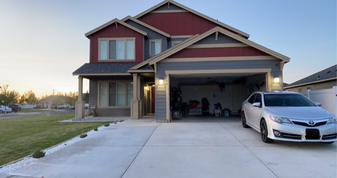 4724 N Tanager St in Moses Lake, WA - Foto de edificio - Building Photo