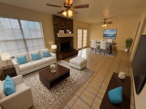 4524 Spinnaker Ct in Fort Worth, TX - Foto de edificio - Building Photo