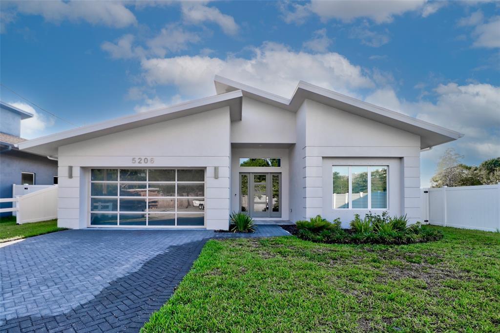 5206 Fern Row Ln in Tampa, FL - Building Photo