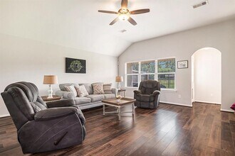 12107 Lakewood Villa Dr in Tomball, TX - Building Photo - Building Photo
