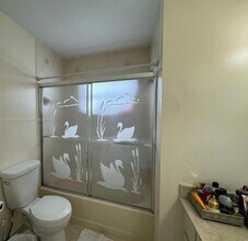 5240 W 24th Ct in Hialeah, FL - Building Photo - Building Photo