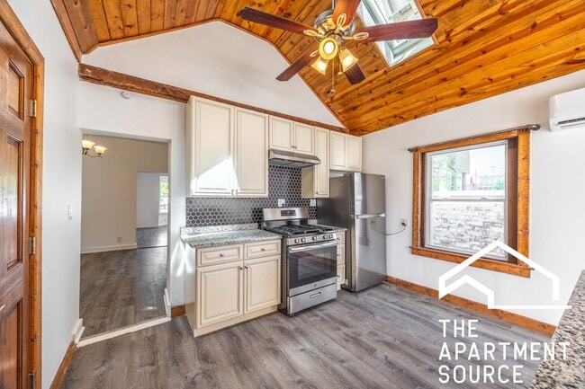 property at 3147 N Spaulding Ave