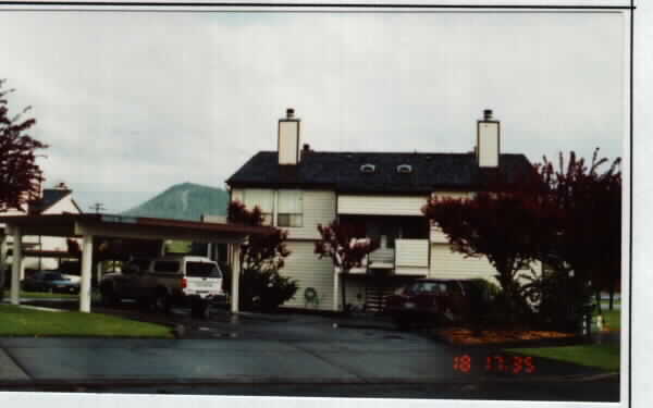 Pointe East in Enumclaw, WA - Building Photo