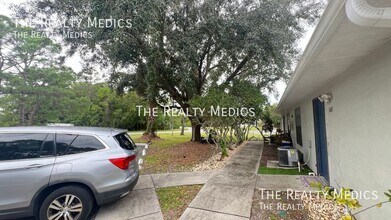 1984 Agora Cir SE in Palm Bay, FL - Foto de edificio - Building Photo