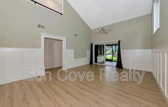 4518 Ascot Cir S in Sarasota, FL - Building Photo - Building Photo