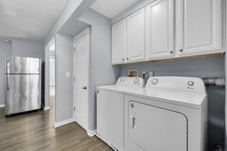 245 Oakland St in Bristol, CT - Building Photo - Building Photo