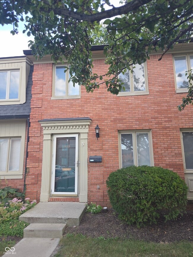 property at 1155 Canterbury Square S