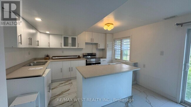 25 McKay Ave in New Tecumseth, ON - Building Photo - Building Photo