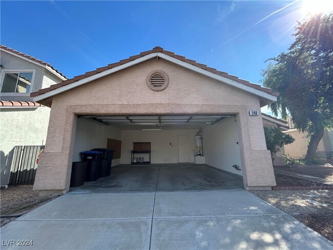 340 Teal Ridge Hills Dr in Henderson, NV - Building Photo - Building Photo